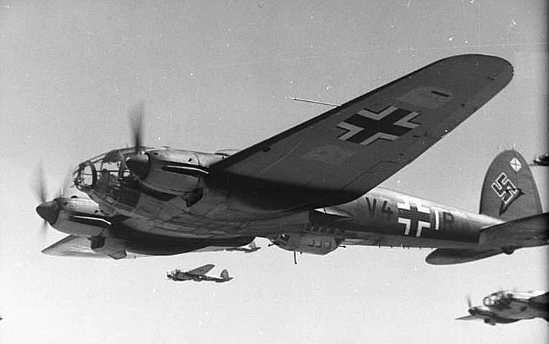 Heinkel111Bomber.JPG (44614 bytes)