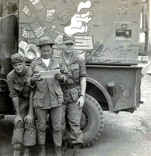 7thPOBAVTeamMembersVN.jpg (166705 bytes)