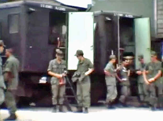 7thPOBPrintVansVietnam.jpg (120975 bytes)