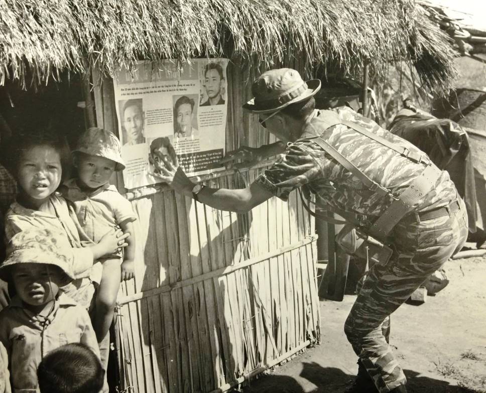 APTPlacingPoster2680.jpg (147493 bytes)