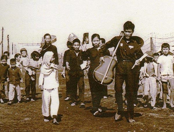 APTdrama102.jpg (64466 bytes)