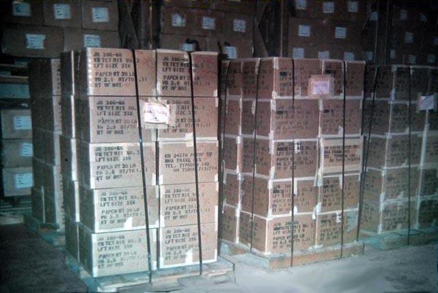 BoxesTet.JPG (48431 bytes)