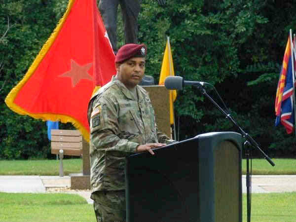 ColMaycrosIBaez.JPG (56895 bytes)