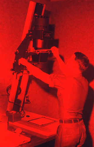 DarkRoomVN.jpg (128913 bytes)