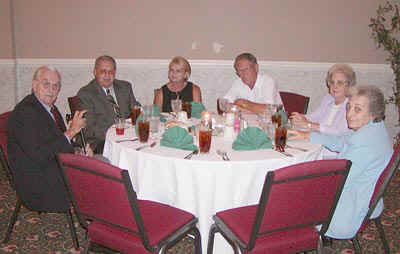 Dinner01.jpg (41460 bytes)