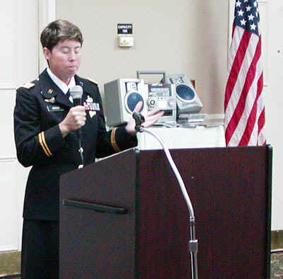 DinnerCptMeeker.jpg (53227 bytes)