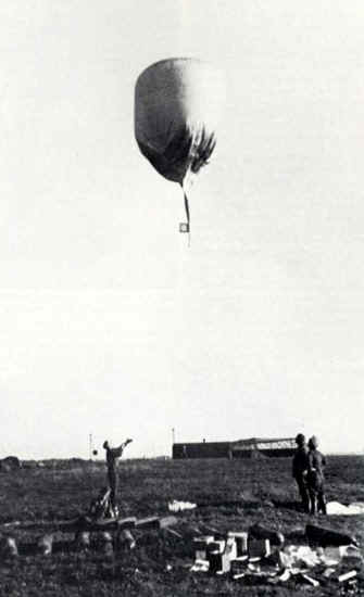 GermanBalloonLaunch.jpg (55881 bytes)