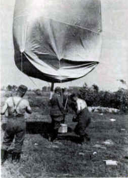 GermanBalloonLaunch2a.jpg (69217 bytes)