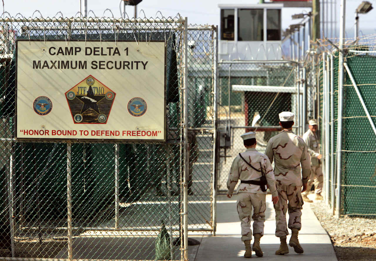 GuantanamoDetentionFacility.JPG (576127 bytes)