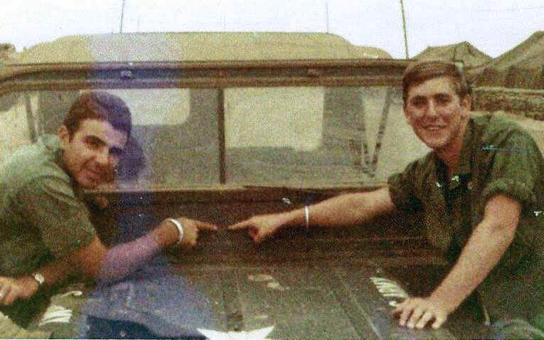 HosierJeepBulletholes2.jpg (278444 bytes)