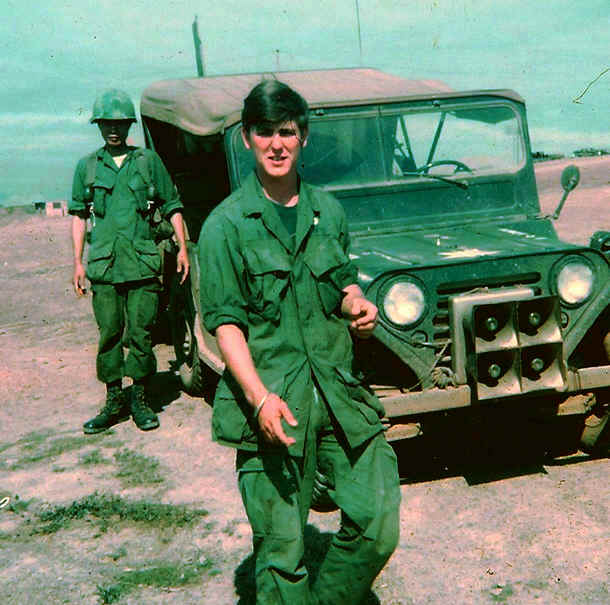 HosierSettingUpLS.jpg (459637 bytes)