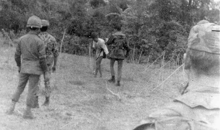 HosierVCSurrender8.jpg (230941 bytes)