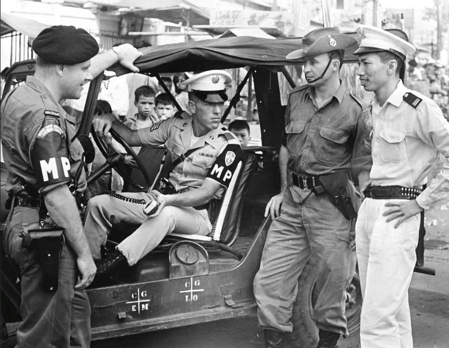 InternationalPolicePatrol.jpg (95285 bytes)
