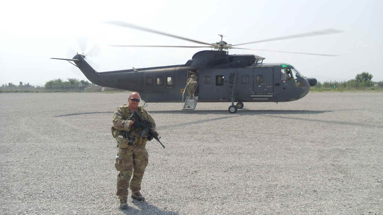 MarkWaymanHelo.jpg (621991 bytes)