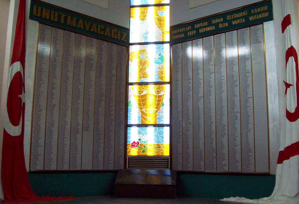 MemorialToTurksKilled.jpg (149554 bytes)