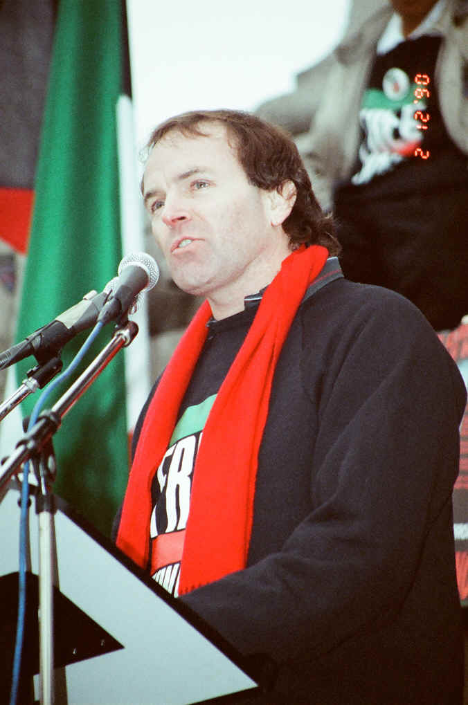 MikeLorrigan.jpg (660163 bytes)