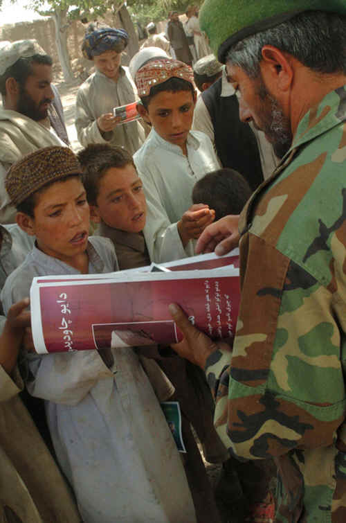 OEF002.JPG (242196 bytes)