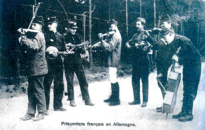 PropPCdepictingFrenchPOWs.jpg (155844 bytes)