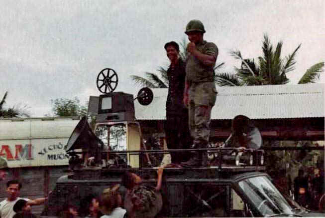 PsyopProjectionist2.jpg (97643 bytes)