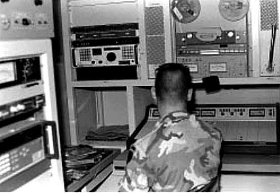 RadioRajoSomalia02.jpg (83328 bytes)