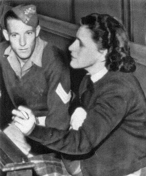 RitaZuccaItalianAxisSally02.jpg (99184 bytes)