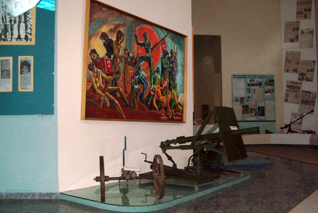 TurkAllegedHomemadeWeapons.jpg (146363 bytes)